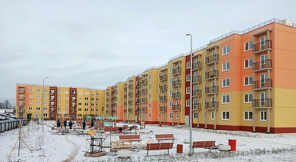 Более 3,9 тысяч человек переедут в 2023 году из аварийного жилья в Ленинградской области